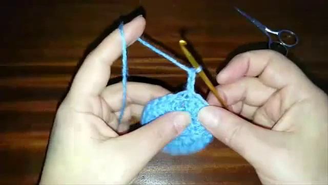 كروشيه طريقة عمل الدائرة وطريقه التزايد فيها Crochet the work of the circle & the way to increase i смотреть онлайн