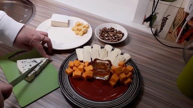 Как красиво оформить сырную тарелку / элитные сыры смотреть онлайн