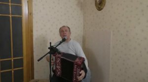 Три дороги. Три широких. Под гармонь.