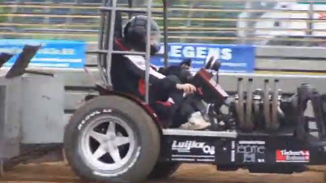 tractorpulling Bakel kwalificatie Little Passion 4 Diesel смотреть онлайн