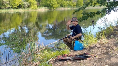 Рыбалка на Карася в Болоте. Ловля дикого карася на поплавок.
РЫБАЛКА НА ПОПЛАВОК. смотреть онлайн