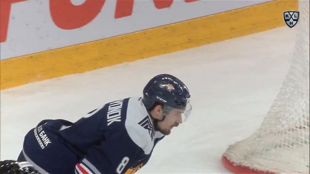 Olkinuora dives for incredible stick save смотреть онлайн
