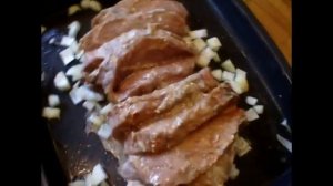 168 Сочный карбонат запекаем в духовке на овощной подушке