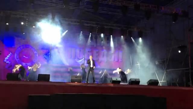 Заур Садыков - Се Ля Ви (Live) смотреть онлайн