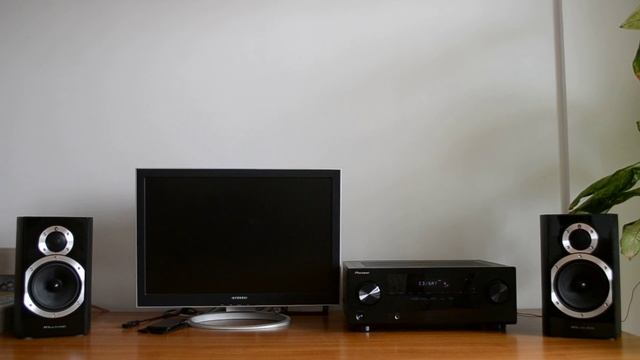 Wharfedale Diamond 10.1 with Pioneer VSX-322 смотреть онлайн