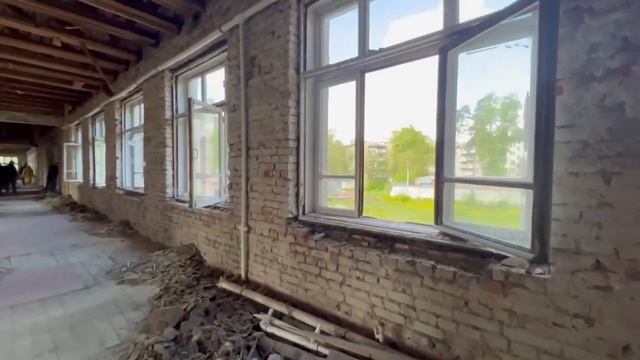 На кадрах Ликино-Дулевская школа №4 здание 1937 года постройки, давно требующее капитального ремонт смотреть онлайн