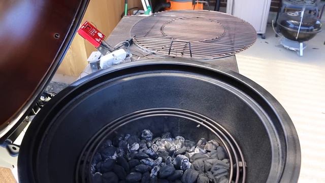 Weber Summit Charcoal Grill Efficiency Test-How Long Will It Smoke Without Refueling? Weber Summit