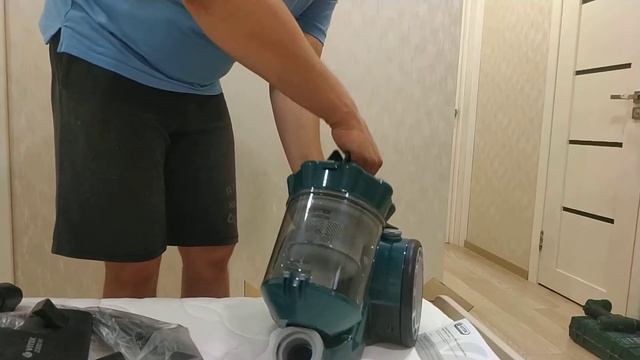 Распаковка — Пылесос Vitek VT-8137 смотреть онлайн