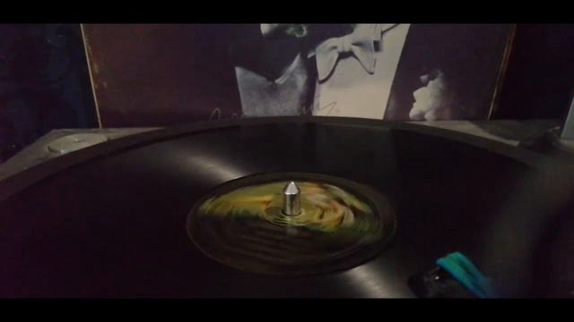 М. А. Эмская и русский хор под упр. А. В. Леонидова - "Ах, зачем эта ночь" смотреть онлайн