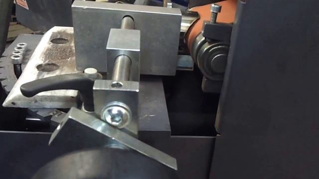 Фрезеровка радиуса на трубе AISI 304 50,8мм для соединения угла 90% смотреть онлайн