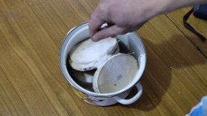 эксперимент вываривания древесины в растворе соли и воды