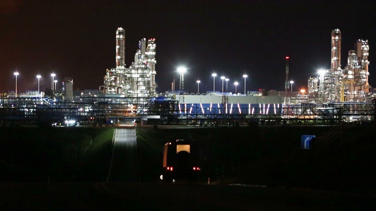 Амурский ГПЗ ночью с подсветкой смотреть онлайн