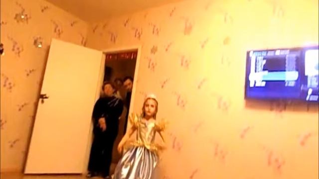 танец Золушки деду Морозу и Подарок смотреть онлайн
