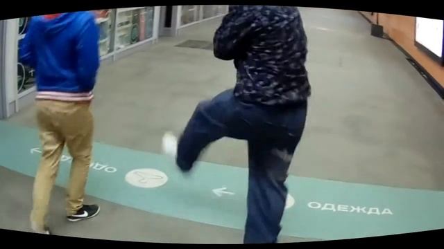 Загоризонтом (Лютый, Dr.DoLf, Ядовитый Тони) - Брейк Данс (В метро, 05.09.14) смотреть онлайн