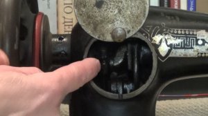 Как смазать маслом старинную швейную машинку Зингер