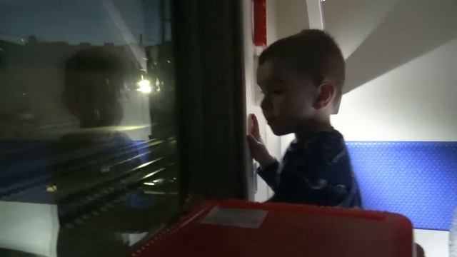 Двухэтажный поезд едем в Москву подарки Леве от РЖД смотреть онлайн