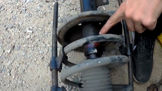 Замена передних амортизаторов Lexus Rx300