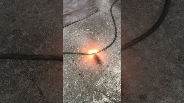 Как горят некачественные кабеля. How low-quality cables burn. смотреть онлайн