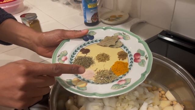 Week 4 | Ep 20| Tasty Salad And Curry Chickpeas| Under 30 Minutes (Recipe Below)