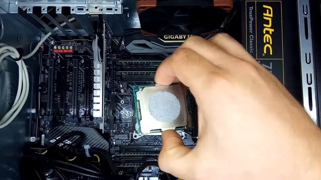Intel i7-7740X CPU Installing смотреть онлайн