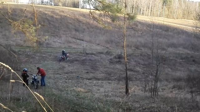 Дети учатся ездить на мотоцикле смотреть онлайн