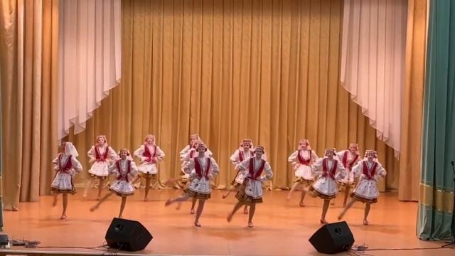 Белорусский народный танец «Весялуха» смотреть онлайн