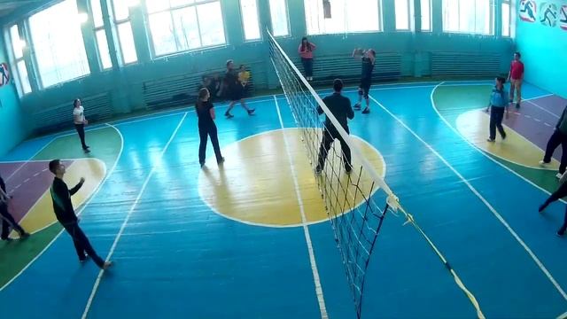 Волейбол. Учителя VS ученики. ООШ№1. Токмак смотреть онлайн
