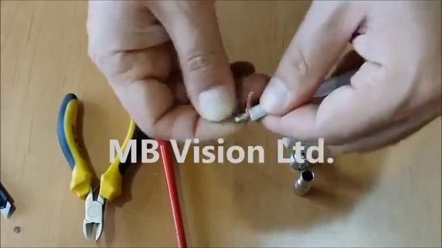 монтаж BNC разъема смотреть онлайн