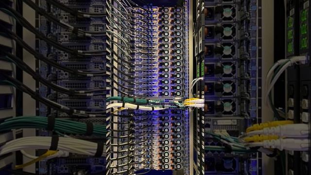Datacenter - Wiring up a network ? Switch смотреть онлайн
