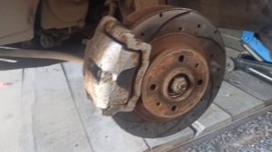 Лада Калина стуки в подвеске при нажатии на педаль газа