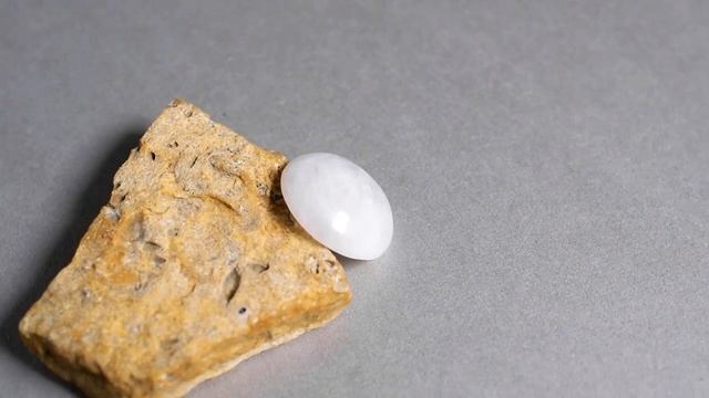 Адуляр лунный камень, круг кабошон, 256КБА смотреть онлайн