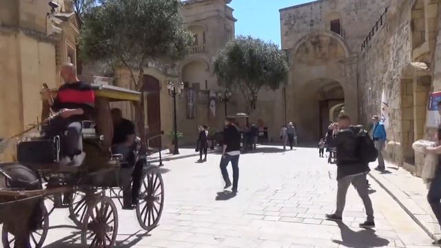 The carriage travels through the city sound effect смотреть онлайн