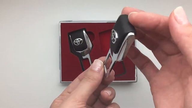 Комплект заглушек ремня безопасности Toyota смотреть онлайн