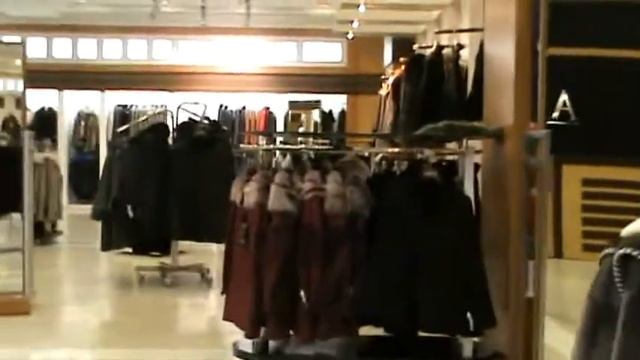 Эльдар выбирает шубу маме!!! Удачная покупка. Мама довольна!!!!! смотреть онлайн