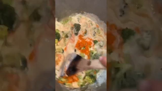 Broccoli Cheddar Soup w/ Puff Pastry смотреть онлайн