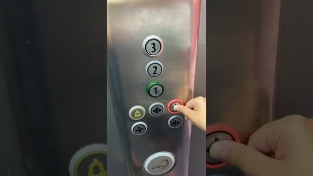 Проверка диспетчера в лифте KOHE В ТЦ Октябрьский Липецк Россия. смотреть онлайн