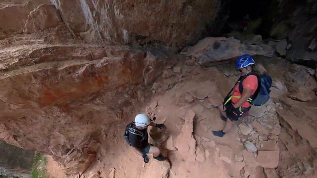 Grotta di Tofana Klettersteig zur Höhle смотреть онлайн