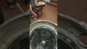 Клеим бак стиральной машины Аристон - 1 часть.