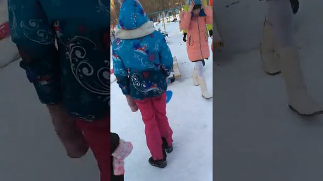 Чем занимаются 6 классницы после школы в пятницу ( часть 2 ) смотреть онлайн