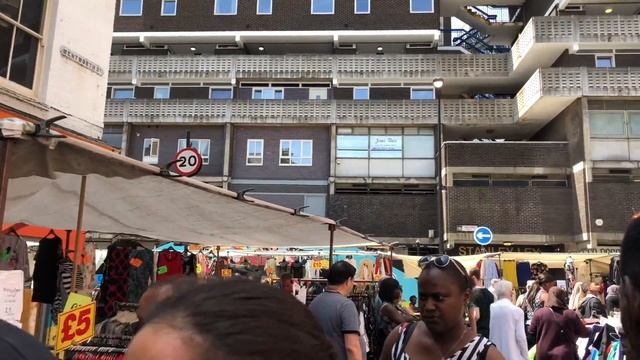 Petticoat Lane Market London смотреть онлайн