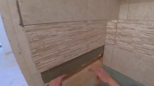 Разметка (раскладка) стен под плитку в ванной. Варианты укладки. Облицовка полок. смотреть онлайн