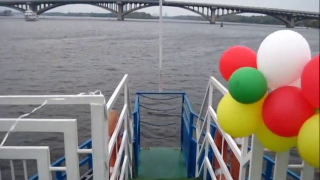 Прогулка на катере киев по днепру смотреть онлайн