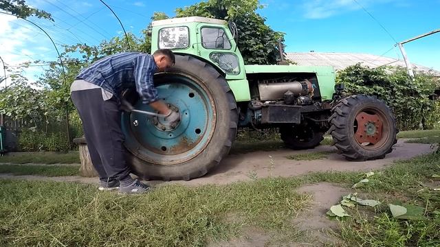 Підготовка до гарбузів. ТО Зчеплення на Т40АМ.Заміна колеса.Згортач. смотреть онлайн