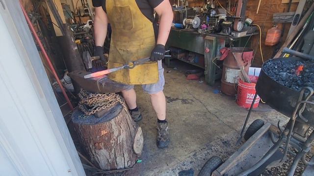 Forging a stump anvil смотреть онлайн