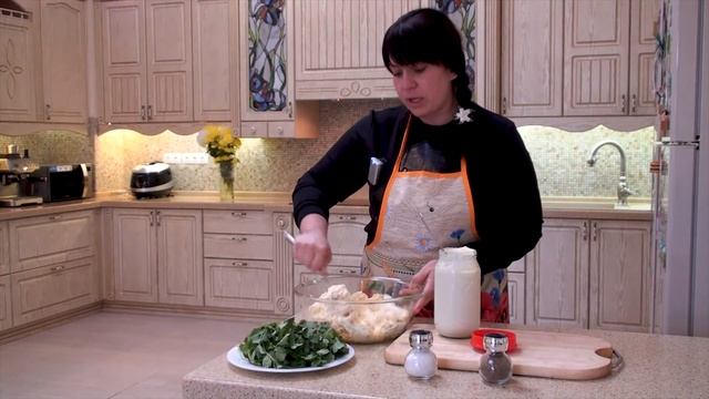 Салат и закуска. Еврейский салат. ВСЕ ОЧЕНЬ ПРОСТО. Из плавленых сырков, яиц и чеснока. смотреть онлайн