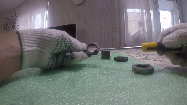 Лопнула гайка на чугунной батареи. Устраняем. смотреть онлайн