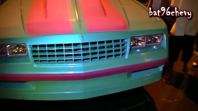 Outrageous Pink/Blue Chevy Monte Carlo SS on 30" DUB DA U Floaters - 1080p HD смотреть онлайн
