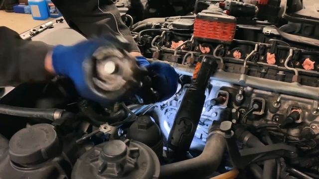 ПРАВИЛЬНАЯ ЗАМЕНА свечей накала на BMW E65 M57N2 смотреть онлайн