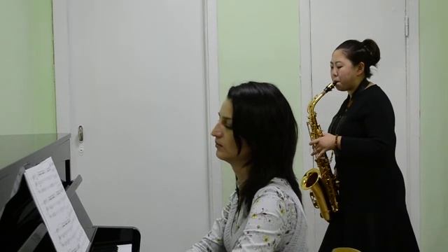 Гао Жуюэ А.Пьяццолла - Осень в Буэнос-Айресе смотреть онлайн