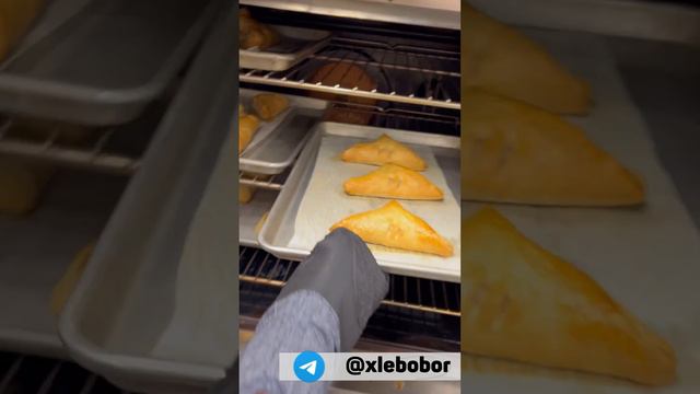 Вишневые конверты! #кондитер #пекарня #кондитерскаялюбовь #кондитерскаястрасть #кондитерские изделия смотреть онлайн